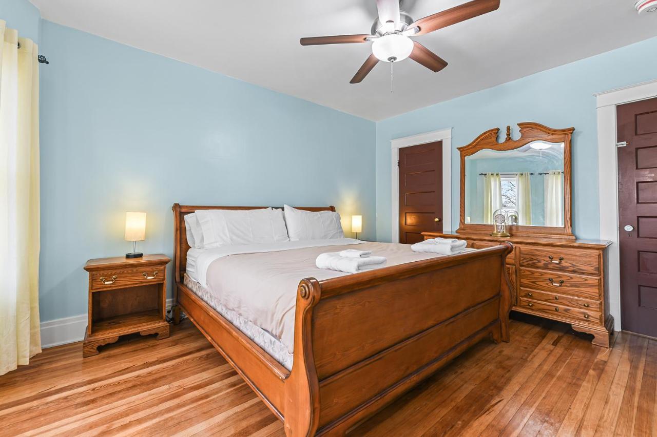 Appartement Enchanting Echoes: Oasis Near The Falls Niagara Falls