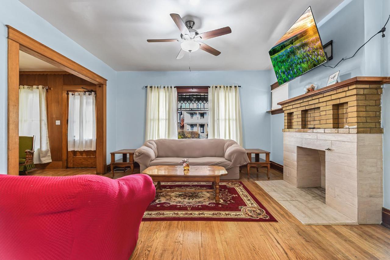 Appartement Enchanting Echoes: Oasis Near The Falls Niagara Falls