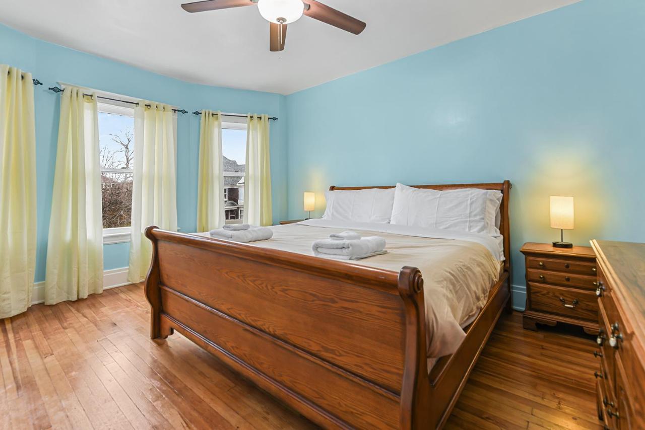 Enchanting Echoes: Oasis Near The Falls Appartement