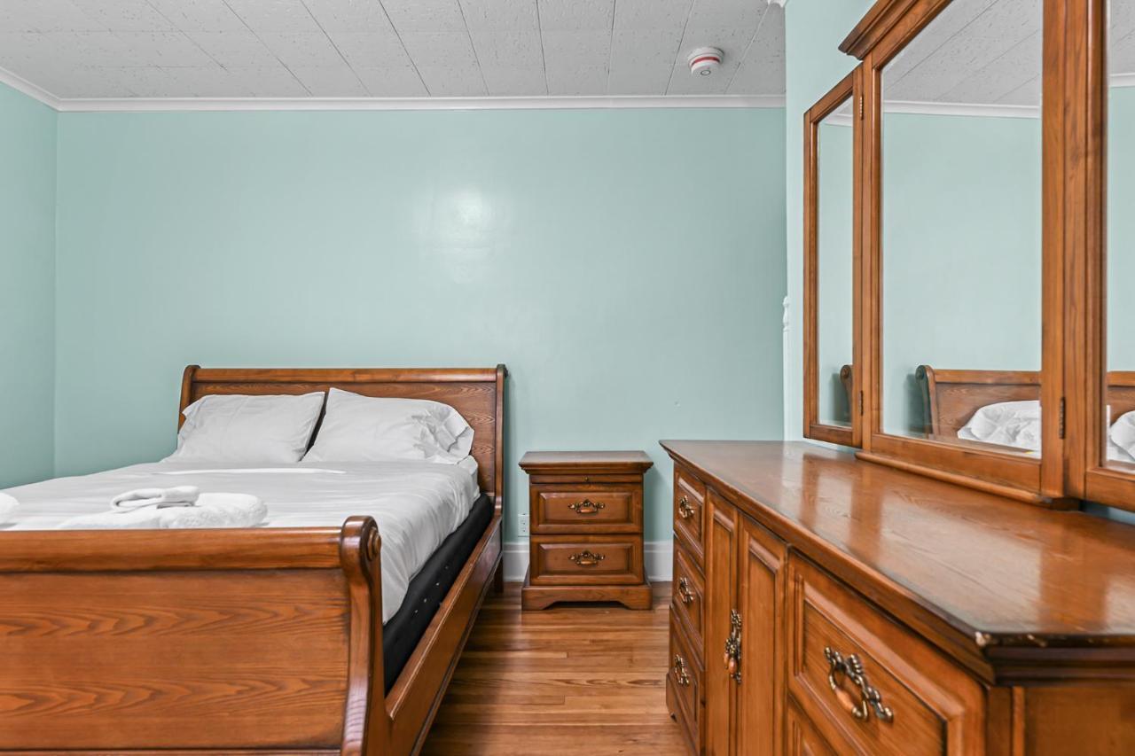 Appartement Enchanting Echoes: Oasis Near The Falls Niagara Falls